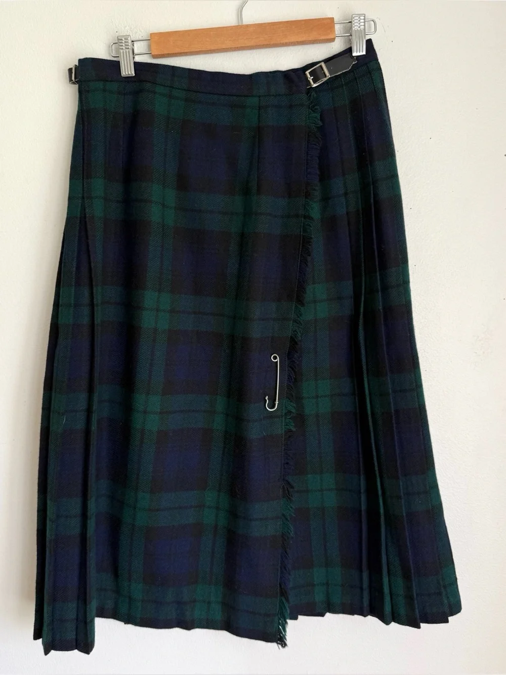 O’Neil Dublin 100% Worsted Wool Regular Kilt in Navy Blue and Green Plaid